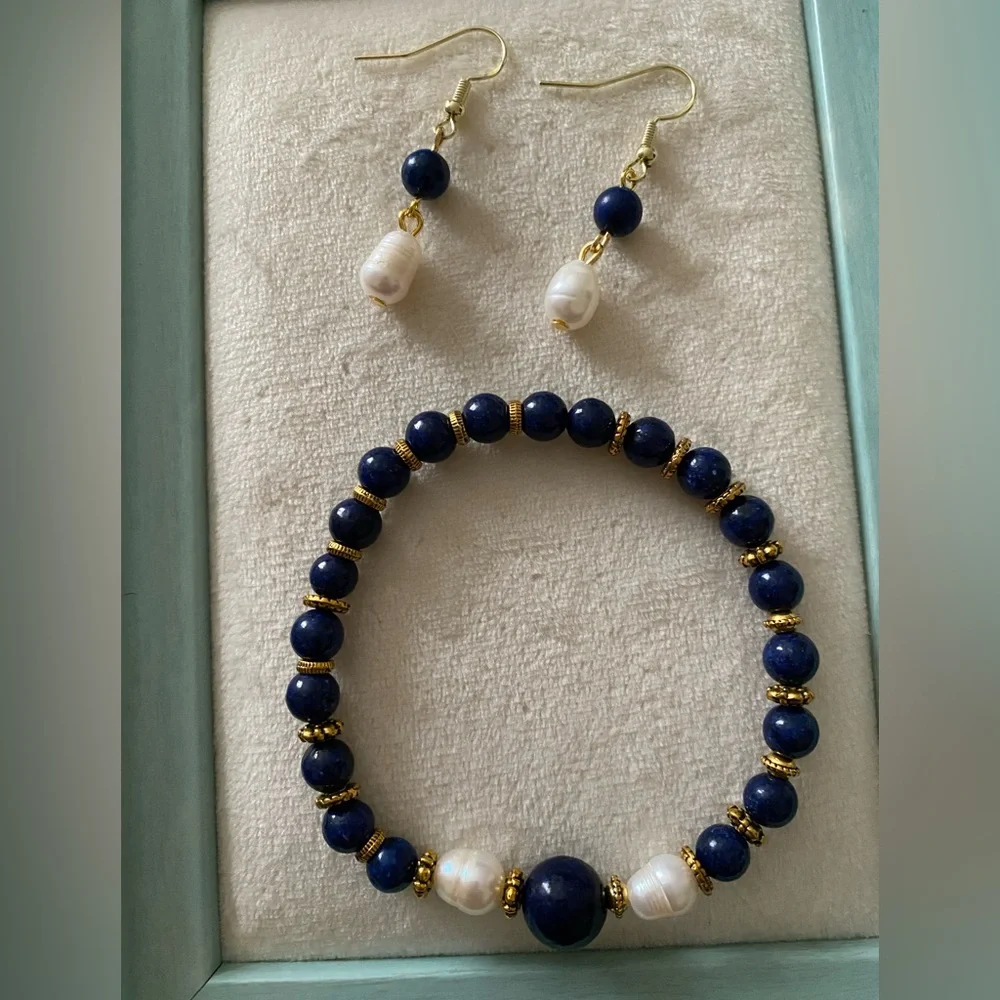 Lapis lazuli and freshwater pearl earring and bracelet set - Picture 2 of 3